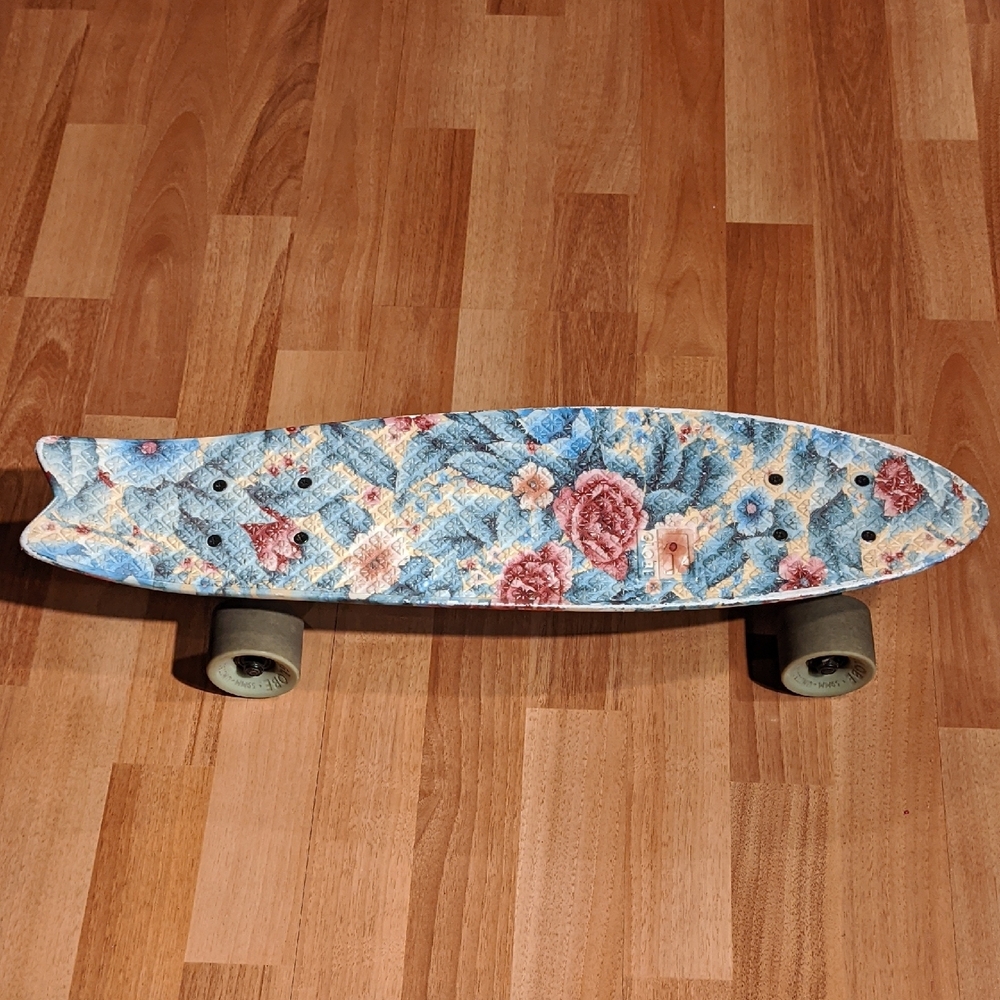 Globe Bantam Penny Board With Retro Graphic: Grandma's Couch
